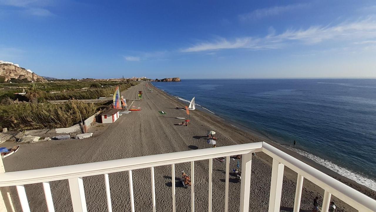 Ocean Beach Salobrena Bagian luar foto